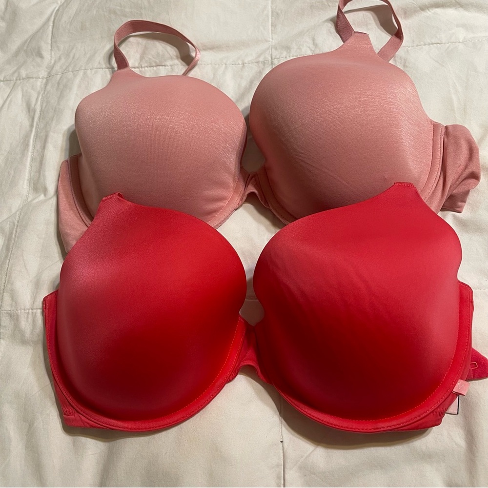 Victoria's Secret T-Shirt Bras Intimates 2 Pieces